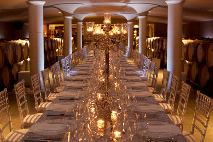 펠러 에스테이트 와이너리 오크통 지하 프라이빗 디너